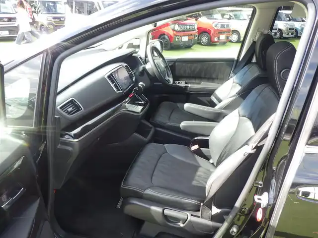 ホンダ オデッセイ ハイブリッド アブソルート ホンダセンシング 千葉県 2019(令1)年 4.5万km クリスタルブラックパール ホンダセンシング/・衝突軽減ブレーキ（CMBS）/・車線維持支援システム（LKAS）/・アダプティブクルーズコントロール（ACC）/・後方誤発進抑制機能/・誤発進抑制機能/両側パワースライドドア/ハーフレザーシート/純正メモリーナビ/地デジTV/【DVD/CD再生機能　Bluetooth接続】/バックカメラ/フリップダウンモニター/革巻きステアリング/ETC（2.0）/LEDヘッドライト/フォグライト/ウインカーミラー/純正17インチアルミホイル/サイド/カーテンエアバッグ/Honda スマートキー