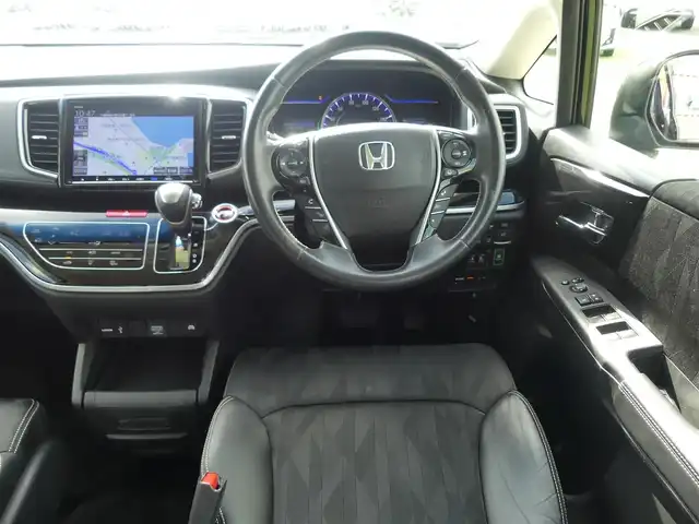 ホンダ オデッセイ ハイブリッド アブソルート ホンダセンシング 千葉県 2019(令1)年 4.5万km クリスタルブラックパール ホンダセンシング/・衝突軽減ブレーキ（CMBS）/・車線維持支援システム（LKAS）/・アダプティブクルーズコントロール（ACC）/・後方誤発進抑制機能/・誤発進抑制機能/両側パワースライドドア/ハーフレザーシート/純正メモリーナビ/地デジTV/【DVD/CD再生機能　Bluetooth接続】/バックカメラ/フリップダウンモニター/革巻きステアリング/ETC（2.0）/LEDヘッドライト/フォグライト/ウインカーミラー/純正17インチアルミホイル/サイド/カーテンエアバッグ/Honda スマートキー