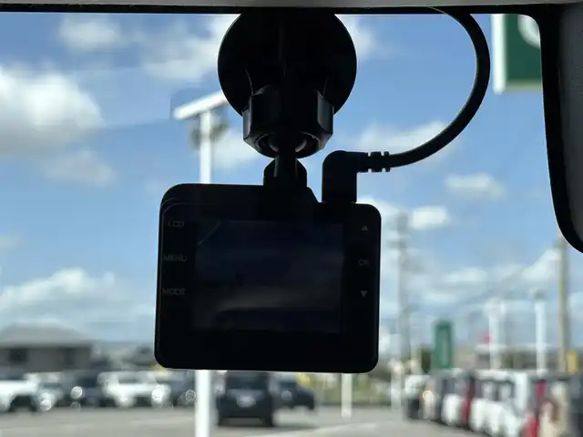 スズキ ジムニー XC 徳島県 2024(令6)年 1.8万km ピュアホワイトP 4WD/ICターボ/7インチメモリナビ/（Bluetooth/CD）/バックカメラ/シートヒーター（D+N席）/クルーズコントロール/クリアランスソナー/LEDヘッドライト/オートハイビーム/オートライト/ドライブレコーダー/純正16AW/ヘッドライトウォッシャー/アイドリングストップ/スペアキー