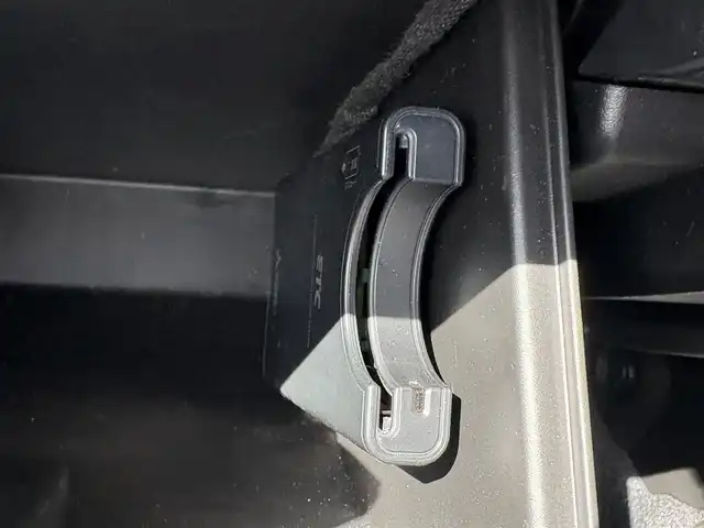 スズキ ジムニー XC 徳島県 2024(令6)年 1.8万km ピュアホワイトP 4WD/ICターボ/7インチメモリナビ/（Bluetooth/CD）/バックカメラ/シートヒーター（D+N席）/クルーズコントロール/クリアランスソナー/LEDヘッドライト/オートハイビーム/オートライト/ドライブレコーダー/純正16AW/ヘッドライトウォッシャー/アイドリングストップ/スペアキー