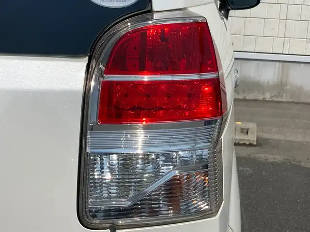 トヨタ スペイド G 静岡県 2013(平25)年 8万km ホワイトパールクリスタルシャイン 社外メモリーナビ(MDV-L503W)/　AM FM CD DVD USB/ETC/LEDオートヘッドランプ/革巻きステアリング/ステアリングスイッチ/スマートキー＆プッシュスタート/純正フロアマット/フルセグTV/シートヒーター(運転席)/片側パワースライドドア