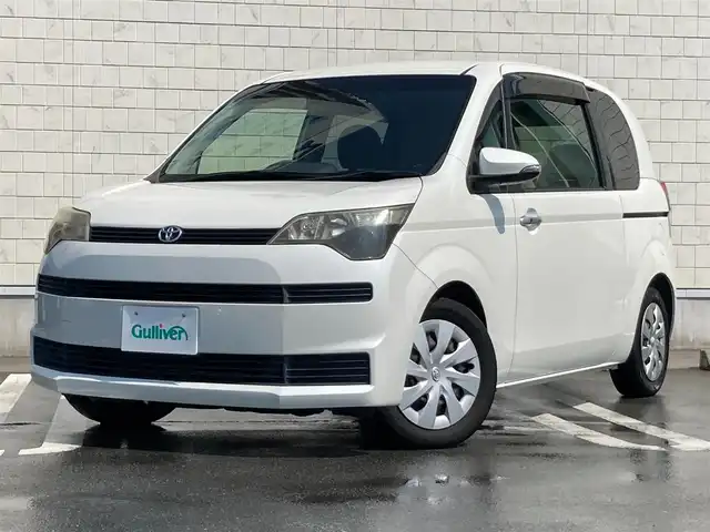 トヨタ スペイド G 静岡県 2013(平25)年 8万km ホワイトパールクリスタルシャイン 社外メモリーナビ(MDV-L503W)/　AM FM CD DVD USB/ETC/LEDオートヘッドランプ/革巻きステアリング/ステアリングスイッチ/スマートキー＆プッシュスタート/純正フロアマット/フルセグTV/シートヒーター(運転席)/片側パワースライドドア