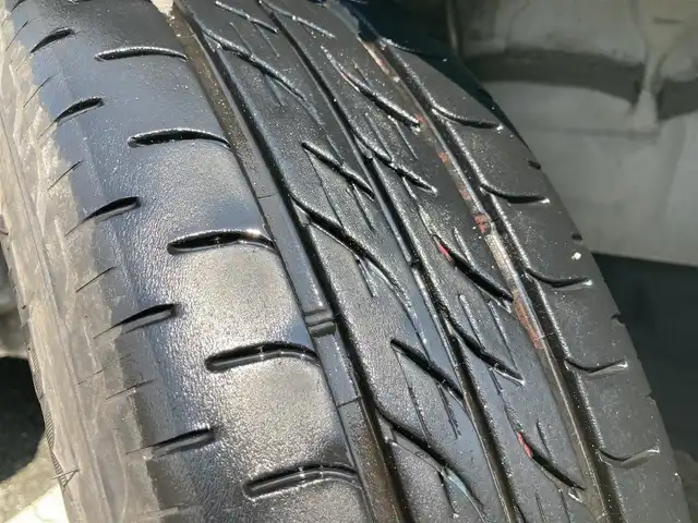 トヨタ スペイド G 静岡県 2013(平25)年 8万km ホワイトパールクリスタルシャイン 社外メモリーナビ(MDV-L503W)/　AM FM CD DVD USB/ETC/LEDオートヘッドランプ/革巻きステアリング/ステアリングスイッチ/スマートキー＆プッシュスタート/純正フロアマット/フルセグTV/シートヒーター(運転席)/片側パワースライドドア