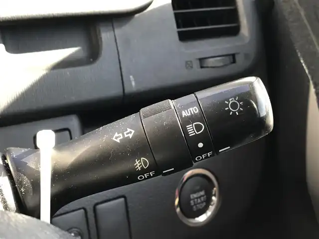 トヨタ ノア X スマートエディション 富山県 2012(平24)年 8.9万km ホワイトパールクリスタルシャイン ４ＷＤ/純正ＨＤＤナビ/フルセグＴＶ/Ｂｌｕｅｔｏｏｔｈ/バックカメラ/ＥＴＣ/ステアリングスイッチ/純正フロアマット/オートエアコン/スマートキー/プッシュスタート/キセノンヘッドライト/ETC/Wエアバック