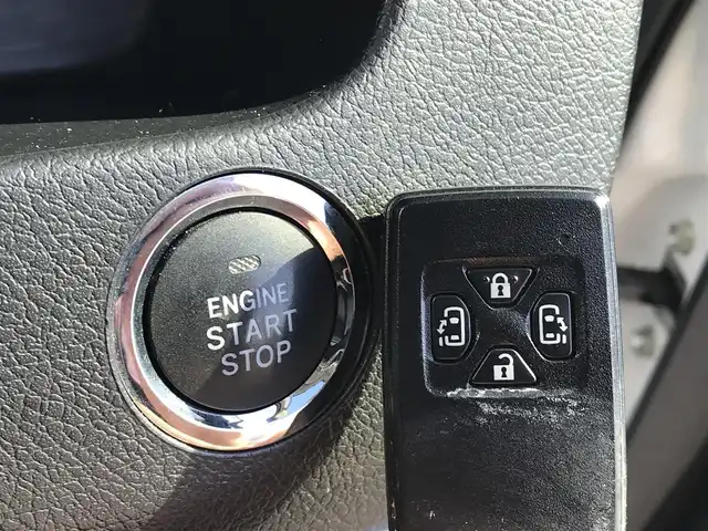 トヨタ ノア X スマートエディション 富山県 2012(平24)年 8.9万km ホワイトパールクリスタルシャイン ４ＷＤ/純正ＨＤＤナビ/フルセグＴＶ/Ｂｌｕｅｔｏｏｔｈ/バックカメラ/ＥＴＣ/ステアリングスイッチ/純正フロアマット/オートエアコン/スマートキー/プッシュスタート/キセノンヘッドライト/ETC/Wエアバック