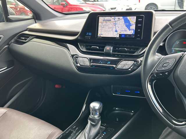 トヨタ Ｃ－ＨＲ G 岐阜県 2017(平29)年 6.5万km ブラックマイカ 登録時走行距離：65035km/モデリスタエアロ/SDナビ/バックカメラ/フルセグテレビ／Ｂｌｕｅｔｏｏｔｈ／CD・DVD／USB/ＥＴＣ/ハーフレザーシート/シートヒーター/コーナーセンサー/レーンキープアシスト/レーダークルーズコントロール/前後ドライブレコーダー/純正フロアマット/純正アルミホイール/LEDヘッドライト/オートライト/オートマチックハイビーム/プッシュスタート/スマートキー/保証書/取扱説明書