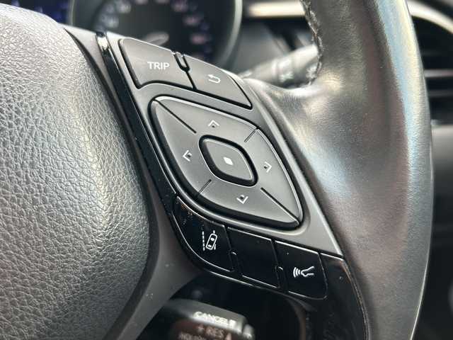 トヨタ Ｃ－ＨＲ G 岐阜県 2017(平29)年 6.5万km ブラックマイカ 登録時走行距離：65035km/モデリスタエアロ/SDナビ/バックカメラ/フルセグテレビ／Ｂｌｕｅｔｏｏｔｈ／CD・DVD／USB/ＥＴＣ/ハーフレザーシート/シートヒーター/コーナーセンサー/レーンキープアシスト/レーダークルーズコントロール/前後ドライブレコーダー/純正フロアマット/純正アルミホイール/LEDヘッドライト/オートライト/オートマチックハイビーム/プッシュスタート/スマートキー/保証書/取扱説明書