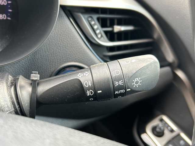 トヨタ Ｃ－ＨＲ G 岐阜県 2017(平29)年 6.5万km ブラックマイカ 登録時走行距離：65035km/モデリスタエアロ/SDナビ/バックカメラ/フルセグテレビ／Ｂｌｕｅｔｏｏｔｈ／CD・DVD／USB/ＥＴＣ/ハーフレザーシート/シートヒーター/コーナーセンサー/レーンキープアシスト/レーダークルーズコントロール/前後ドライブレコーダー/純正フロアマット/純正アルミホイール/LEDヘッドライト/オートライト/オートマチックハイビーム/プッシュスタート/スマートキー/保証書/取扱説明書