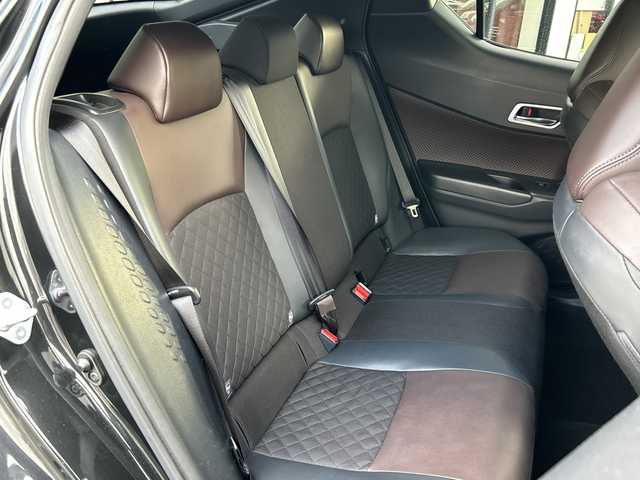 トヨタ Ｃ－ＨＲ G 岐阜県 2017(平29)年 6.5万km ブラックマイカ 登録時走行距離：65035km/モデリスタエアロ/SDナビ/バックカメラ/フルセグテレビ／Ｂｌｕｅｔｏｏｔｈ／CD・DVD／USB/ＥＴＣ/ハーフレザーシート/シートヒーター/コーナーセンサー/レーンキープアシスト/レーダークルーズコントロール/前後ドライブレコーダー/純正フロアマット/純正アルミホイール/LEDヘッドライト/オートライト/オートマチックハイビーム/プッシュスタート/スマートキー/保証書/取扱説明書