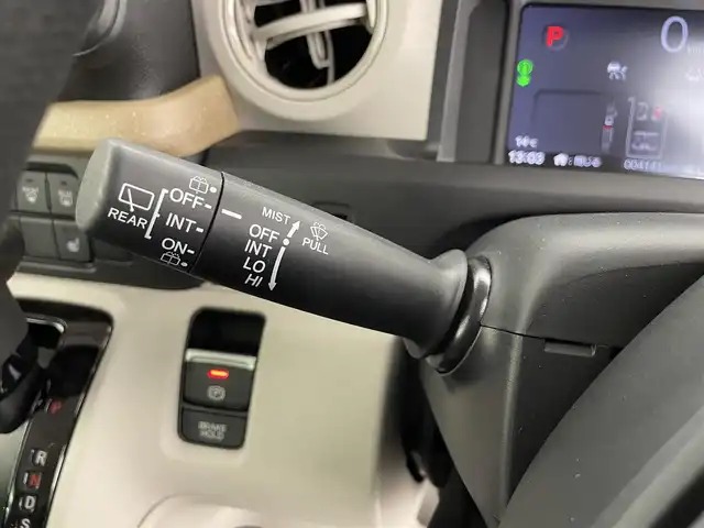 ホンダ Ｎ ＢＯＸ 滋賀県 2024(令6)年 0.5万km メテオロイドグレーメタリック 純正８型ナビ/（BT/USB/フルセグ）/バックカメラ/ホンダセンシング/（踏み間違え衝突軽減/CMBS/レーンキープアシスト/パーキングセンサー）/D/Nシートヒーター/両側パワースライドドア/追従クルーズコントロール/前後ドラレコ/前後コーナーセンサー/純正LEDヘッドライト/オートホールド/オートライト/オートハイビーム/電子パーキング/カーテンエアバッグ/盗難防止システム