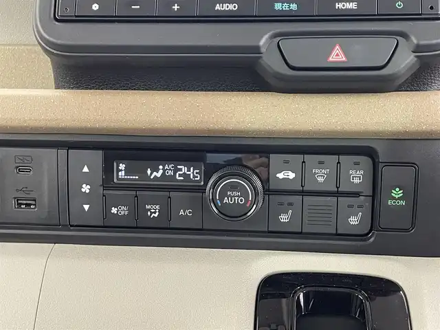 ホンダ Ｎ ＢＯＸ 滋賀県 2024(令6)年 0.5万km メテオロイドグレーメタリック 純正８型ナビ/（BT/USB/フルセグ）/バックカメラ/ホンダセンシング/（踏み間違え衝突軽減/CMBS/レーンキープアシスト/パーキングセンサー）/D/Nシートヒーター/両側パワースライドドア/追従クルーズコントロール/前後ドラレコ/前後コーナーセンサー/純正LEDヘッドライト/オートホールド/オートライト/オートハイビーム/電子パーキング/カーテンエアバッグ/盗難防止システム