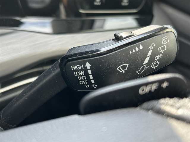 フォルクスワーゲン ＶＷ ゴルフ ヴァリアント eTSI スタイル 埼玉県 2021(令3)年 3.1万km ピュアホワイト 純正メモリナビ/(ApplyCarPlay/AndroidoAuto/フルセグTV/AM/FM/BT)/バックカメラ/純正ビルトインETC2.0/ステアリングヒーター/純正前後ドライブレコーダー/IQドライブ/・レーダークルーズコントロール/・プリクラッシュブレーキシステム/・レーンチェンジアシストシステム/・ドライバー疲労検知システム/レーンチェンジアシスト/レーンキープアシスト/エマージェンシーアシスト/ブラインドスポットモニター/オールウェザーライト/リアフォグランプ/LEDヘッドライト/ルーフレール/マイクロフリースシート/両側シートヒーター/オートブレーキホールド/電子パーキングブレーキ/ドライブモードセレクト/衝突軽減ブレーキ/LEDヘッドライト/純正17インチAW/スペアタイヤ1/トノカバー/パドルシフト/プッシュスタート/スマートキー1本/取扱説明書/保証書