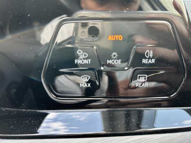 フォルクスワーゲン ＶＷ ゴルフ ヴァリアント eTSI スタイル 埼玉県 2021(令3)年 3.1万km ピュアホワイト 純正メモリナビ/(ApplyCarPlay/AndroidoAuto/フルセグTV/AM/FM/BT)/バックカメラ/純正ビルトインETC2.0/ステアリングヒーター/純正前後ドライブレコーダー/IQドライブ/・レーダークルーズコントロール/・プリクラッシュブレーキシステム/・レーンチェンジアシストシステム/・ドライバー疲労検知システム/レーンチェンジアシスト/レーンキープアシスト/エマージェンシーアシスト/ブラインドスポットモニター/オールウェザーライト/リアフォグランプ/LEDヘッドライト/ルーフレール/マイクロフリースシート/両側シートヒーター/オートブレーキホールド/電子パーキングブレーキ/ドライブモードセレクト/衝突軽減ブレーキ/LEDヘッドライト/純正17インチAW/スペアタイヤ1/トノカバー/パドルシフト/プッシュスタート/スマートキー1本/取扱説明書/保証書