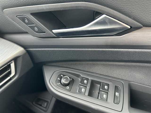 フォルクスワーゲン ＶＷ ゴルフ ヴァリアント eTSI スタイル 埼玉県 2021(令3)年 3.1万km ピュアホワイト 純正メモリナビ/(ApplyCarPlay/AndroidoAuto/フルセグTV/AM/FM/BT)/バックカメラ/純正ビルトインETC2.0/ステアリングヒーター/純正前後ドライブレコーダー/IQドライブ/・レーダークルーズコントロール/・プリクラッシュブレーキシステム/・レーンチェンジアシストシステム/・ドライバー疲労検知システム/レーンチェンジアシスト/レーンキープアシスト/エマージェンシーアシスト/ブラインドスポットモニター/オールウェザーライト/リアフォグランプ/LEDヘッドライト/ルーフレール/マイクロフリースシート/両側シートヒーター/オートブレーキホールド/電子パーキングブレーキ/ドライブモードセレクト/衝突軽減ブレーキ/LEDヘッドライト/純正17インチAW/スペアタイヤ1/トノカバー/パドルシフト/プッシュスタート/スマートキー1本/取扱説明書/保証書