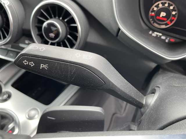 アウディ ＴＴクーペ 2．0 TFSI 兵庫県 2016(平28)年 8.4万km アイビスホワイト アウディバーチャルコックピット/12.3インチデジタル液晶ディスプレイ/ナビ/Bluetooth/バックカメラ/ETC/前後ドライブレコーダー/衝突軽減カメラ/クルーズコントロール/コーナーセンサー/本革巻きステアリング/パドルシフト/ステアリングスイッチ/電動パーキングブレーキ/オートブレーキホールド/LEDヘッドライト/オートライト/電動格納ミラー/パワーウィンドウ/純正17インチAW/プッシュスタート/スマートキー/スペアキー/取扱説明書