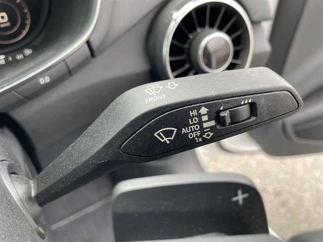 アウディ ＴＴクーペ 2．0 TFSI 兵庫県 2016(平28)年 8.4万km アイビスホワイト アウディバーチャルコックピット/12.3インチデジタル液晶ディスプレイ/ナビ/Bluetooth/バックカメラ/ETC/前後ドライブレコーダー/衝突軽減カメラ/クルーズコントロール/コーナーセンサー/本革巻きステアリング/パドルシフト/ステアリングスイッチ/電動パーキングブレーキ/オートブレーキホールド/LEDヘッドライト/オートライト/電動格納ミラー/パワーウィンドウ/純正17インチAW/プッシュスタート/スマートキー/スペアキー/取扱説明書