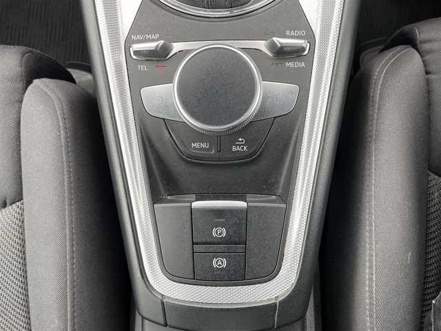 アウディ ＴＴクーペ 2．0 TFSI 兵庫県 2016(平28)年 8.4万km アイビスホワイト アウディバーチャルコックピット/12.3インチデジタル液晶ディスプレイ/ナビ/Bluetooth/バックカメラ/ETC/前後ドライブレコーダー/衝突軽減カメラ/クルーズコントロール/コーナーセンサー/本革巻きステアリング/パドルシフト/ステアリングスイッチ/電動パーキングブレーキ/オートブレーキホールド/LEDヘッドライト/オートライト/電動格納ミラー/パワーウィンドウ/純正17インチAW/プッシュスタート/スマートキー/スペアキー/取扱説明書
