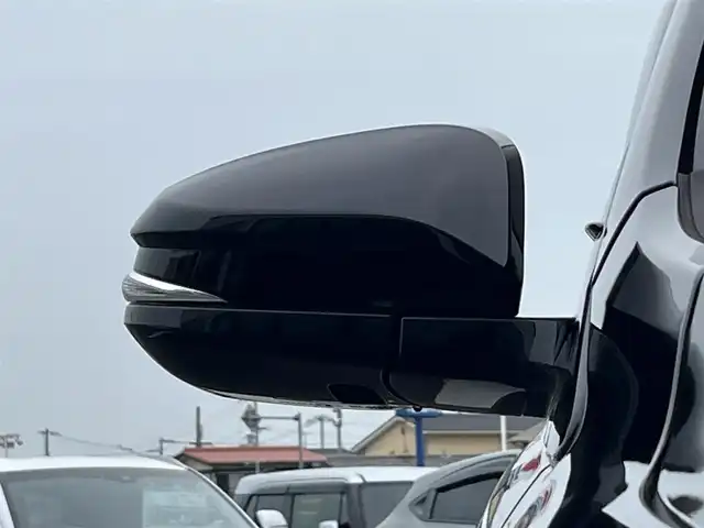 トヨタ ハリアー プレミアム 香川県 2018(平30)年 4万km ブラック 登録時走行距離：39391km/ディーラー純正9型ナビ/　CD DVD BT フルセグTV/バックカメラ/モデリスタエアロ/パワーバックドア/プリクラッシュセーフティシステム/レーンキープアシスト/レーダークルーズコントロール/クリアランスソナー/オートハイビーム/オートライト/LEDヘッドライト/フォグランプ/アイドリングストップ/横滑り防止装置/オートホールド機能付き電子パーキングブレーキ/MTモード付AT/ビルトインETC/ドライブレコーダー/木目革巻きガングリップステアリング/ステアリングスイッチ/プッシュスタート/スマートキー