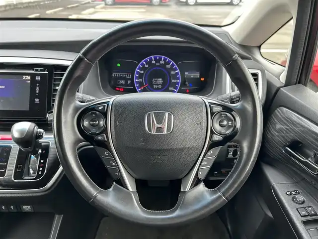 ホンダ オデッセイ アブソルート 20thアニバーサリー 福岡県 2015(平27)年 6.5万km ホワイトオーキッドパール 純正7型SDナビ(フルセグTV/CD/DVD/BT)バックカメラレーダークルーズコントロールホンダセンシング両側パワスラETCUSBポートHDMIオットマン純正フロアマット純正アルミホイール17inchスマートキープッシュスタート