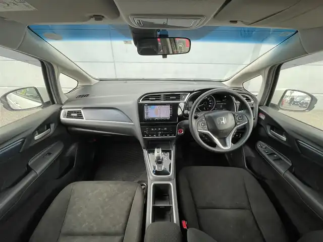 ホンダ シャトル ハイブリッド ホンダセンシング 千葉県 2019(平31)年 3.9万km プラチナホワイトパール 衝突軽減ブレーキ/純正７インチメモリナビ/フルセグＴＶ　/バックカメラ/ＥＴＣ/レーダークルーズコントロール/プッシュスタート/スマートキー