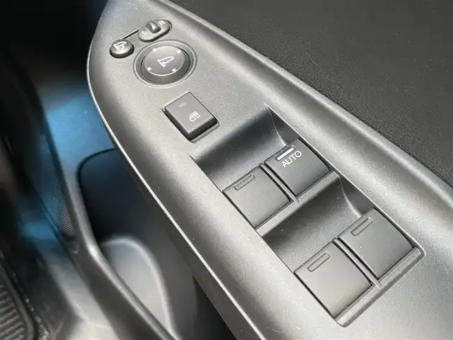 ホンダ シャトル ハイブリッド ホンダセンシング 千葉県 2019(平31)年 3.9万km プラチナホワイトパール 衝突軽減ブレーキ/純正７インチメモリナビ/フルセグＴＶ　/バックカメラ/ＥＴＣ/レーダークルーズコントロール/プッシュスタート/スマートキー