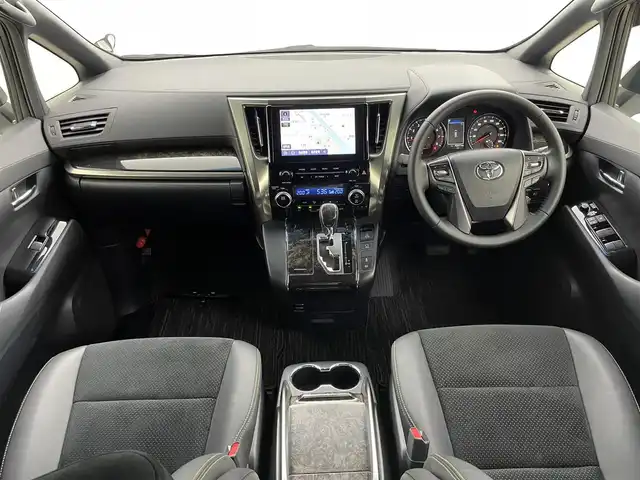トヨタ ヴェルファイア ゴールデンアイズⅡ 岡山県 2021(令3)年 4.3万km ホワイトパールクリスタルシャイン サンルーフ/トヨタセーフティセンス/・プリクラッシュセーフティシステム/・レーントレーシングアシスト/・レーンデバーチャーアラート/・レーダークルーズコントロール/・アダプティブハイビーム/・ロードサインアシスト/純正ナビ/バックカメラ/フルセグテレビ/Bluetooth/両側パワースライド/電動リアゲート/ブラインドスポットモニター/ビルトインETC/ブレーキホールド/パーキングサポートブレーキ/リアクロストラフィックアラート/クリアランスソナー/純正LEDヘッドライト/オートライト/純正アルミホイール/純正フロアマット