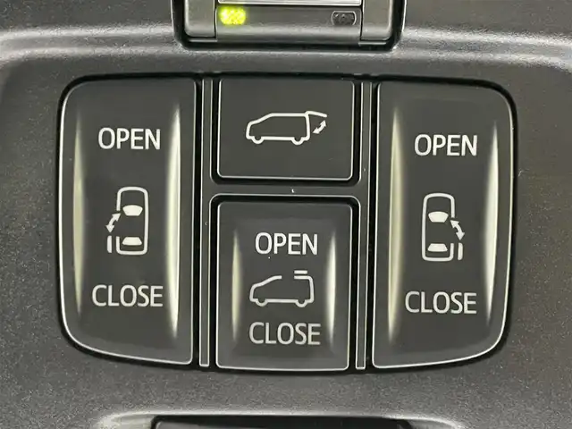 トヨタ ヴェルファイア ゴールデンアイズⅡ 岡山県 2021(令3)年 4.3万km ホワイトパールクリスタルシャイン サンルーフ/トヨタセーフティセンス/・プリクラッシュセーフティシステム/・レーントレーシングアシスト/・レーンデバーチャーアラート/・レーダークルーズコントロール/・アダプティブハイビーム/・ロードサインアシスト/純正ナビ/バックカメラ/フルセグテレビ/Bluetooth/両側パワースライド/電動リアゲート/ブラインドスポットモニター/ビルトインETC/ブレーキホールド/パーキングサポートブレーキ/リアクロストラフィックアラート/クリアランスソナー/純正LEDヘッドライト/オートライト/純正アルミホイール/純正フロアマット