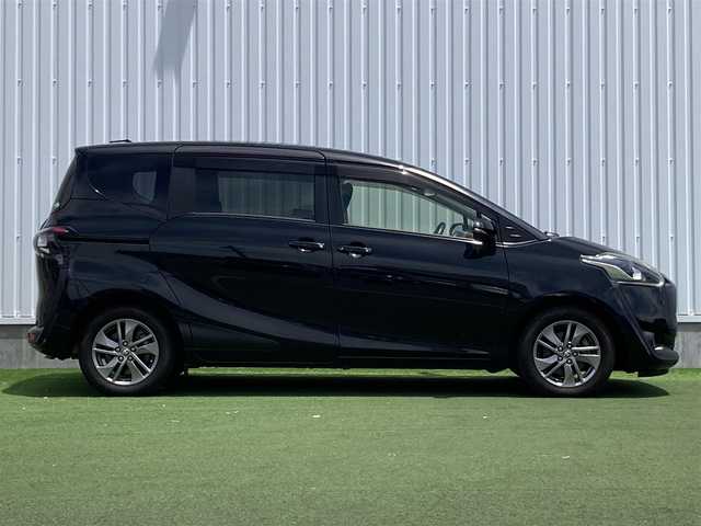 トヨタ シエンタ G 香川県 2017(平29)年 2.9万km ブラックマイカ 登録時走行距離：28494km/ディーラー純正ナビ/　CD BT ワンセグTV/バックカメラ/両側パワースライドドア/プリクラッシュセーフティシステム/レーンキープアシスト/オートハイビーム/LEDヘッドライト/オートライト/フォグランプ/アイドリングストップ/横滑り防止装置/ビルトインETC/革巻きステアリング/ステアリングスイッチ/プッシュスタート/スマートキー/スペアキー
