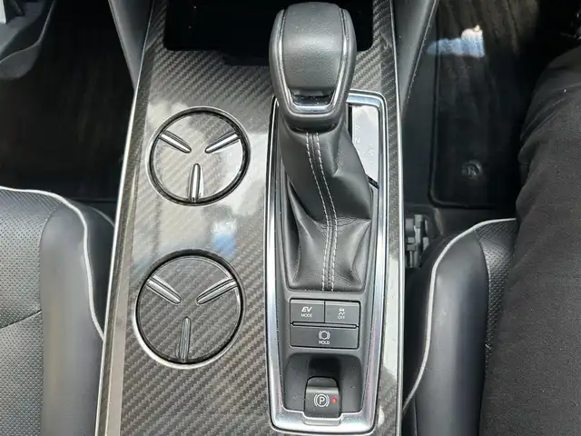 トヨタ クラウン ハイブリッド RS アドバンス 宮城県 2019(平31)年 10.7万km ホワイトパールクリスタルシャイン 登録時走行距離　107016km/純正ナビ/CD/DVD/BT/TV/衝突軽減システム/クルーズコントロール/レーンキープアシスト/ブラインドスポットモニター/レザーシート/シートヒーター/シートメモリ/パドルシフト/ETC2.0/バックカメラ/純正18インチAW/電格ミラー/純正フロアマット