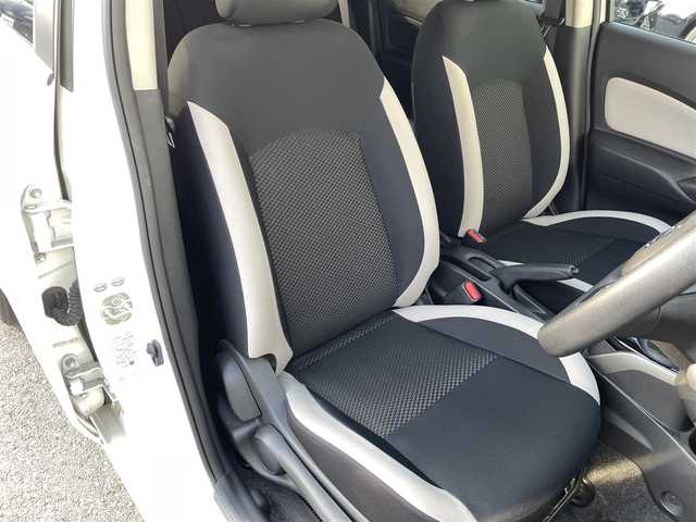 日産 ノート e－パワー X 愛知県 2018(平30)年 8万km ブリリアントホワイトパール ・純正SDメモリーナビ/・フルセグTV/・CD再生/・ETC/・Bluetooth接続/・純正フロアマット/・オートライト/・横滑り防止装置/・衝突軽減ブレーキ/・レーンキープアシスト/・電動格納ミラー/・ドライブレコーダー（前）/・スマートキー/・プッシュスタート