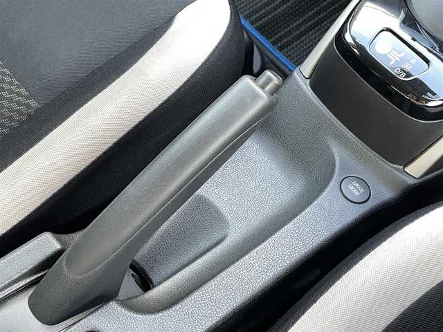 日産 ノート e－パワー X 愛知県 2018(平30)年 8万km ブリリアントホワイトパール ・純正SDメモリーナビ/・フルセグTV/・CD再生/・ETC/・Bluetooth接続/・純正フロアマット/・オートライト/・横滑り防止装置/・衝突軽減ブレーキ/・レーンキープアシスト/・電動格納ミラー/・ドライブレコーダー（前）/・スマートキー/・プッシュスタート