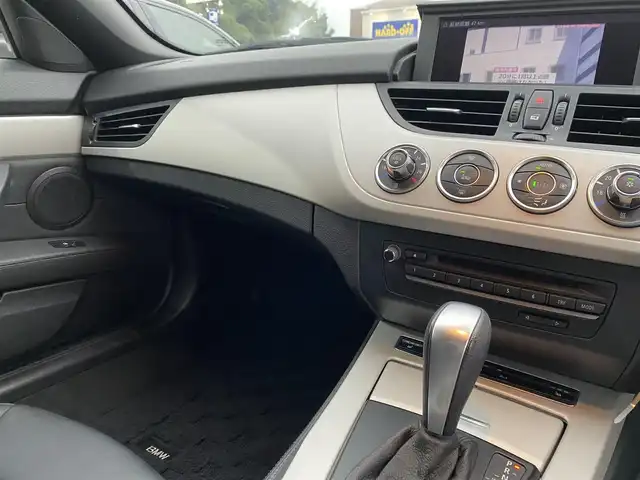 ＢＭＷ Ｚ４ sDrive23i ハイライン 福岡県 2010(平22)年 6.6万km 白 黒革シート/純正ナビＴＶ/シートヒーター/電動オープン/レザーステアリング/シートヒーター/ＨＩＤヘッドライト/ＥＴＣ/スペアキー/取扱説明書/保証書/記録簿