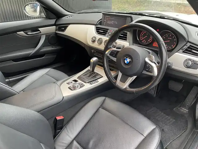 ＢＭＷ Ｚ４ sDrive23i ハイライン 福岡県 2010(平22)年 6.6万km 白 黒革シート/純正ナビＴＶ/シートヒーター/電動オープン/レザーステアリング/シートヒーター/ＨＩＤヘッドライト/ＥＴＣ/スペアキー/取扱説明書/保証書/記録簿