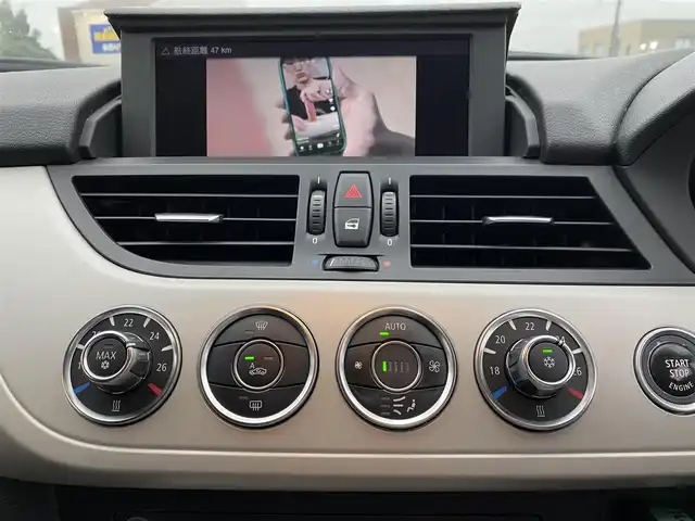 ＢＭＷ Ｚ４ sDrive23i ハイライン 福岡県 2010(平22)年 6.6万km 白 黒革シート/純正ナビＴＶ/シートヒーター/電動オープン/レザーステアリング/シートヒーター/ＨＩＤヘッドライト/ＥＴＣ/スペアキー/取扱説明書/保証書/記録簿