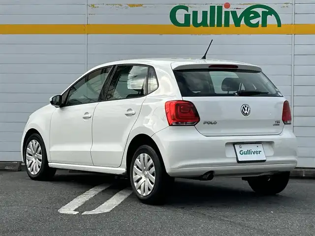 フォルクスワーゲン ポロ TSIコンフォートライン 埼玉県 2012(平24)年 9.4万km キャンディホワイト 社外ナビ/　(FM/AM/USB/CD/DVD)/フルセグテレビ/ETC/社外フロアマット/ハロゲンヘッドライト/横滑り防止装置/アイドリングストップ/15インチホイール