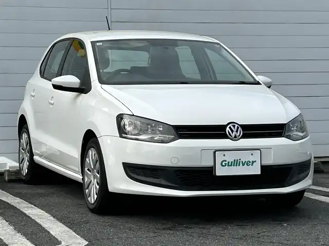 フォルクスワーゲン ポロ TSIコンフォートライン 埼玉県 2012(平24)年 9.4万km キャンディホワイト 社外ナビ/　(FM/AM/USB/CD/DVD)/フルセグテレビ/ETC/社外フロアマット/ハロゲンヘッドライト/横滑り防止装置/アイドリングストップ/15インチホイール