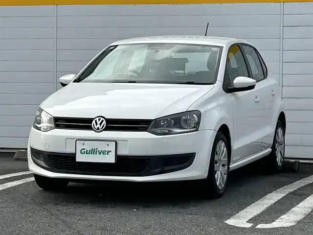 フォルクスワーゲン ポロ TSIコンフォートライン 埼玉県 2012(平24)年 9.4万km キャンディホワイト 社外ナビ/　(FM/AM/USB/CD/DVD)/フルセグテレビ/ETC/社外フロアマット/ハロゲンヘッドライト/横滑り防止装置/アイドリングストップ/15インチホイール