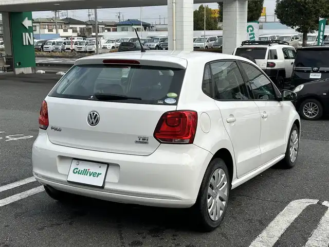 フォルクスワーゲン ポロ TSIコンフォートライン 埼玉県 2012(平24)年 9.4万km キャンディホワイト 社外ナビ/　(FM/AM/USB/CD/DVD)/フルセグテレビ/ETC/社外フロアマット/ハロゲンヘッドライト/横滑り防止装置/アイドリングストップ/15インチホイール