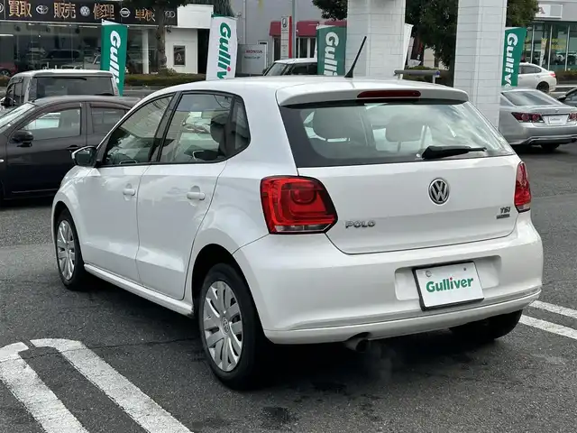 フォルクスワーゲン ポロ TSIコンフォートライン 埼玉県 2012(平24)年 9.4万km キャンディホワイト 社外ナビ/　(FM/AM/USB/CD/DVD)/フルセグテレビ/ETC/社外フロアマット/ハロゲンヘッドライト/横滑り防止装置/アイドリングストップ/15インチホイール