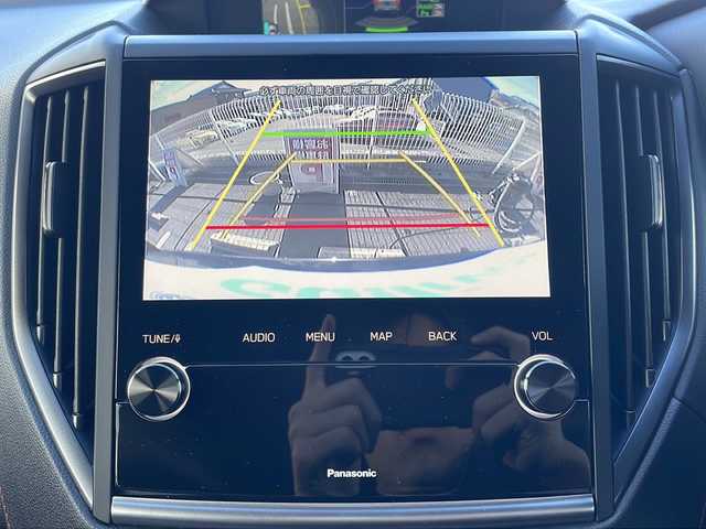 スバル フォレスター STIスポーツ 三重県 2022(令4)年 0.5万km クリスタルブラックシリカ メーカーオプション/・パワーバックドア/・アイサイトセーフティ(視界拡張)/　フロントビューモニター/　スマートリアビューミラー/アイサイトコアテクノロジー/・プリクラッシュブレーキ/・後退時ブレーキアシスト/・AT誤発進抑制制御/・AT誤後進抑制制御/・ツーリングアシスト/・全車速追従機能付クルーズコントロール/・低速クルーズコントロール/・車線逸脱抑制/車線逸脱警報/・ふらつき警報/・先行車発進お知らせ機能/・緊急時プリクラッシュステアリング/アイサイトセーフティプラス(運転支援)/・スバルリアビークルディクション/・アダプティブドライビングビーム/4WD/ターボ/純正8型SDナビ/フルセグTV/【CD/DVD/BD/SD/Bluetooth】/フロント/サイド/バックカメラ/ETC/レザーシート/D/N席パワーシート/全席シートヒーター/ステアリング連動LEDヘッドランプ/LEDフロントフォグランプ/225/55R18インチ純正AW/プッシュスタート/スマートキー/スペアキー/純正フロアマット