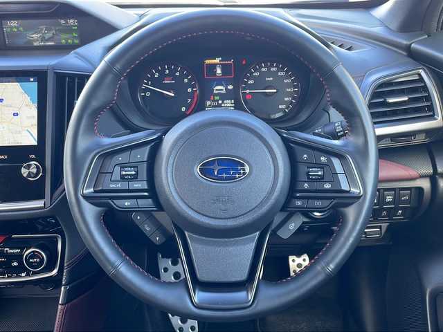 スバル フォレスター STIスポーツ 三重県 2022(令4)年 0.5万km クリスタルブラックシリカ メーカーオプション/・パワーバックドア/・アイサイトセーフティ(視界拡張)/　フロントビューモニター/　スマートリアビューミラー/アイサイトコアテクノロジー/・プリクラッシュブレーキ/・後退時ブレーキアシスト/・AT誤発進抑制制御/・AT誤後進抑制制御/・ツーリングアシスト/・全車速追従機能付クルーズコントロール/・低速クルーズコントロール/・車線逸脱抑制/車線逸脱警報/・ふらつき警報/・先行車発進お知らせ機能/・緊急時プリクラッシュステアリング/アイサイトセーフティプラス(運転支援)/・スバルリアビークルディクション/・アダプティブドライビングビーム/4WD/ターボ/純正8型SDナビ/フルセグTV/【CD/DVD/BD/SD/Bluetooth】/フロント/サイド/バックカメラ/ETC/レザーシート/D/N席パワーシート/全席シートヒーター/ステアリング連動LEDヘッドランプ/LEDフロントフォグランプ/225/55R18インチ純正AW/プッシュスタート/スマートキー/スペアキー/純正フロアマット
