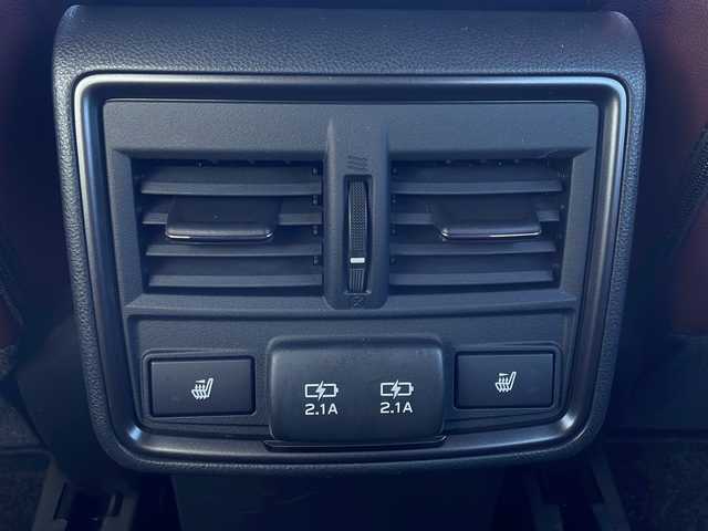 スバル フォレスター STIスポーツ 三重県 2022(令4)年 0.5万km クリスタルブラックシリカ メーカーオプション/・パワーバックドア/・アイサイトセーフティ(視界拡張)/　フロントビューモニター/　スマートリアビューミラー/アイサイトコアテクノロジー/・プリクラッシュブレーキ/・後退時ブレーキアシスト/・AT誤発進抑制制御/・AT誤後進抑制制御/・ツーリングアシスト/・全車速追従機能付クルーズコントロール/・低速クルーズコントロール/・車線逸脱抑制/車線逸脱警報/・ふらつき警報/・先行車発進お知らせ機能/・緊急時プリクラッシュステアリング/アイサイトセーフティプラス(運転支援)/・スバルリアビークルディクション/・アダプティブドライビングビーム/4WD/ターボ/純正8型SDナビ/フルセグTV/【CD/DVD/BD/SD/Bluetooth】/フロント/サイド/バックカメラ/ETC/レザーシート/D/N席パワーシート/全席シートヒーター/ステアリング連動LEDヘッドランプ/LEDフロントフォグランプ/225/55R18インチ純正AW/プッシュスタート/スマートキー/スペアキー/純正フロアマット