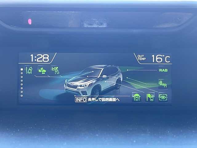 スバル フォレスター STIスポーツ 三重県 2022(令4)年 0.5万km クリスタルブラックシリカ メーカーオプション/・パワーバックドア/・アイサイトセーフティ(視界拡張)/　フロントビューモニター/　スマートリアビューミラー/アイサイトコアテクノロジー/・プリクラッシュブレーキ/・後退時ブレーキアシスト/・AT誤発進抑制制御/・AT誤後進抑制制御/・ツーリングアシスト/・全車速追従機能付クルーズコントロール/・低速クルーズコントロール/・車線逸脱抑制/車線逸脱警報/・ふらつき警報/・先行車発進お知らせ機能/・緊急時プリクラッシュステアリング/アイサイトセーフティプラス(運転支援)/・スバルリアビークルディクション/・アダプティブドライビングビーム/4WD/ターボ/純正8型SDナビ/フルセグTV/【CD/DVD/BD/SD/Bluetooth】/フロント/サイド/バックカメラ/ETC/レザーシート/D/N席パワーシート/全席シートヒーター/ステアリング連動LEDヘッドランプ/LEDフロントフォグランプ/225/55R18インチ純正AW/プッシュスタート/スマートキー/スペアキー/純正フロアマット