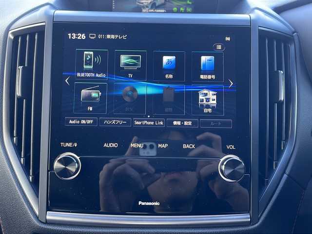 スバル フォレスター STIスポーツ 三重県 2022(令4)年 0.5万km クリスタルブラックシリカ メーカーオプション/・パワーバックドア/・アイサイトセーフティ(視界拡張)/　フロントビューモニター/　スマートリアビューミラー/アイサイトコアテクノロジー/・プリクラッシュブレーキ/・後退時ブレーキアシスト/・AT誤発進抑制制御/・AT誤後進抑制制御/・ツーリングアシスト/・全車速追従機能付クルーズコントロール/・低速クルーズコントロール/・車線逸脱抑制/車線逸脱警報/・ふらつき警報/・先行車発進お知らせ機能/・緊急時プリクラッシュステアリング/アイサイトセーフティプラス(運転支援)/・スバルリアビークルディクション/・アダプティブドライビングビーム/4WD/ターボ/純正8型SDナビ/フルセグTV/【CD/DVD/BD/SD/Bluetooth】/フロント/サイド/バックカメラ/ETC/レザーシート/D/N席パワーシート/全席シートヒーター/ステアリング連動LEDヘッドランプ/LEDフロントフォグランプ/225/55R18インチ純正AW/プッシュスタート/スマートキー/スペアキー/純正フロアマット