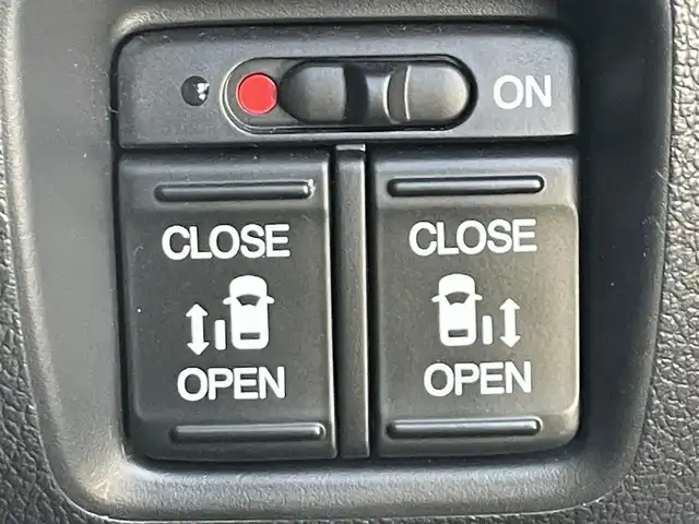 ホンダ Ｎ ＢＯＸ カスタム G Lパッケージ 滋賀県 2016(平28)年 4.7万km ミラノレッド 純正7インチナビ/【Bluetooth/CD/DVD/フルセグTV】/両側パワースライドドア/HIDヘッドライト/オートライト/前方ドライブレコーダー/衝突軽減ブレーキ/純正フロアマット/プッシュスタート/スマートキー/ステアリングリモコン