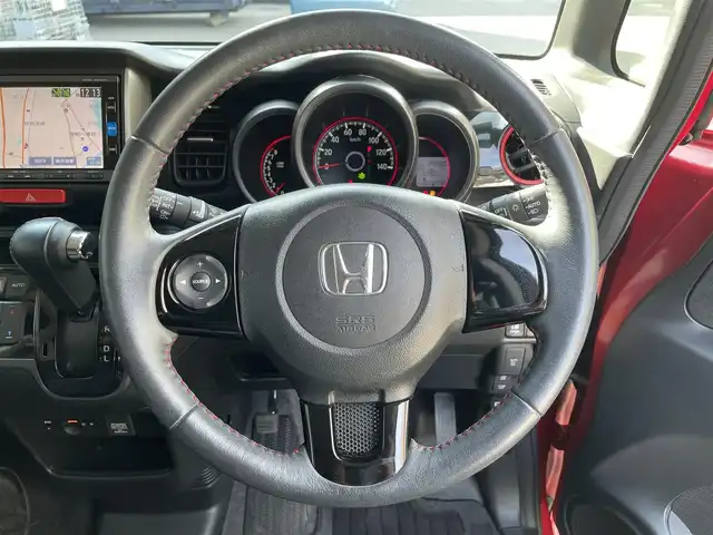 ホンダ Ｎ ＢＯＸ カスタム G Lパッケージ 滋賀県 2016(平28)年 4.7万km ミラノレッド 純正7インチナビ/【Bluetooth/CD/DVD/フルセグTV】/両側パワースライドドア/HIDヘッドライト/オートライト/前方ドライブレコーダー/衝突軽減ブレーキ/純正フロアマット/プッシュスタート/スマートキー/ステアリングリモコン