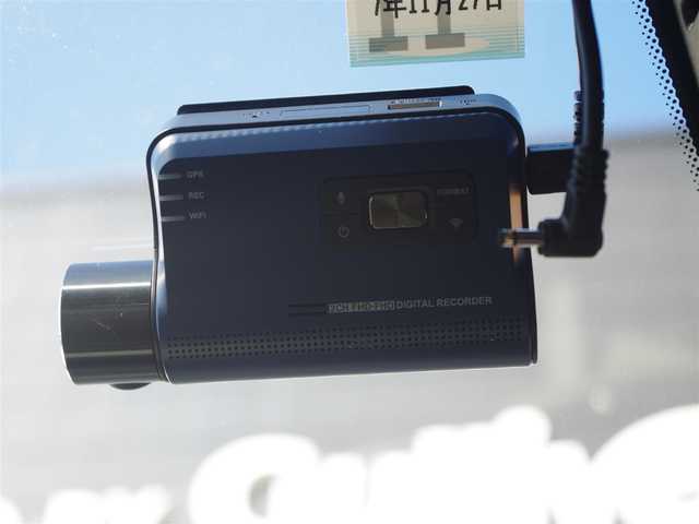 ボルボ ボルボ ＸＣ６０ アルティメット B5 AWD 埼玉県 2022(令4)年 2.6万km クリスタルホワイトP 純正ナビ（Bluetooth、AppleCarPlay）/360°カメラ/Bowers＆wilkins /パノラマサンルーフ/HUD/白革シート/パワーシート/シートヒーター/ベンチレーション/メモリーシート/パワーバックドア/衝突軽減ブレーキ/アダプティブクルーズコントロール /ブラインドスポットモニター/ワイヤレス充電/クリスタルノブ/コーナーセンサー/LEDヘッドライト/ドライブレコーダー/ETC/純正19インチアルミホール