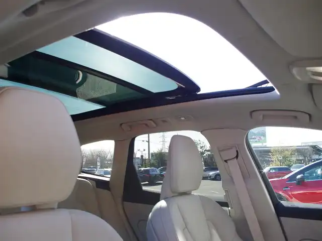 ボルボ ボルボ ＸＣ６０ アルティメット B5 AWD 埼玉県 2022(令4)年 2.6万km クリスタルホワイトP 純正ナビ（Bluetooth、AppleCarPlay）/360°カメラ/Bowers＆wilkins /パノラマサンルーフ/HUD/白革シート/パワーシート/シートヒーター/ベンチレーション/メモリーシート/パワーバックドア/衝突軽減ブレーキ/アダプティブクルーズコントロール /ブラインドスポットモニター/ワイヤレス充電/クリスタルノブ/コーナーセンサー/LEDヘッドライト/ドライブレコーダー/ETC/純正19インチアルミホール