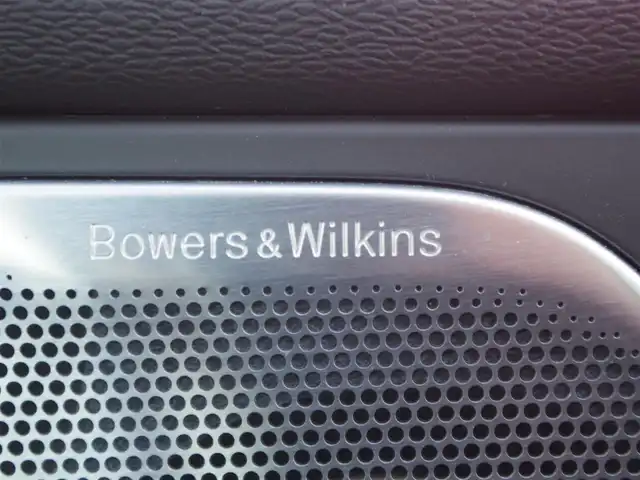 ボルボ ボルボ ＸＣ６０ アルティメット B5 AWD 埼玉県 2022(令4)年 2.6万km クリスタルホワイトP 純正ナビ（Bluetooth、AppleCarPlay）/360°カメラ/Bowers＆wilkins /パノラマサンルーフ/HUD/白革シート/パワーシート/シートヒーター/ベンチレーション/メモリーシート/パワーバックドア/衝突軽減ブレーキ/アダプティブクルーズコントロール /ブラインドスポットモニター/ワイヤレス充電/クリスタルノブ/コーナーセンサー/LEDヘッドライト/ドライブレコーダー/ETC/純正19インチアルミホール