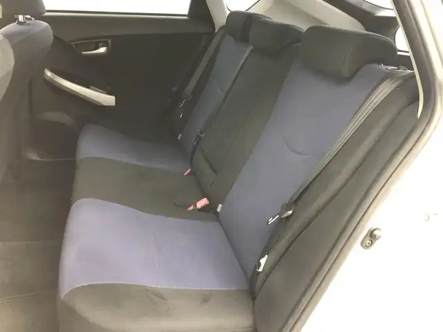 トヨタ プリウス S 愛知県 2014(平26)年 3.8万km シルバーM モデリスタエアロ　/社外マフラー　/ナビＮＳＺＴ－Ｗ６２Ｇ　/バックカメラ　/スマートキー　/アルミホイール　/フルセグTV　/HIDライト　/オートライト　/オートエアコン　/フロアマット　/プッシュスタート